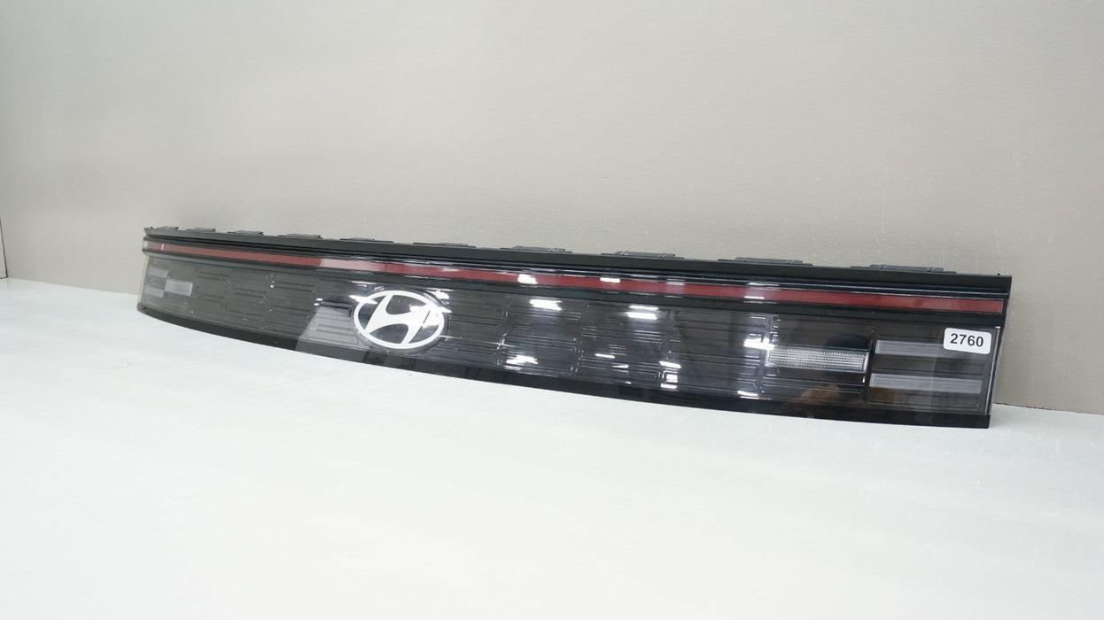 2024-2025 HYUNDAI SONATA REAR CENTER TAIL LIGHT OEM 92409L1550