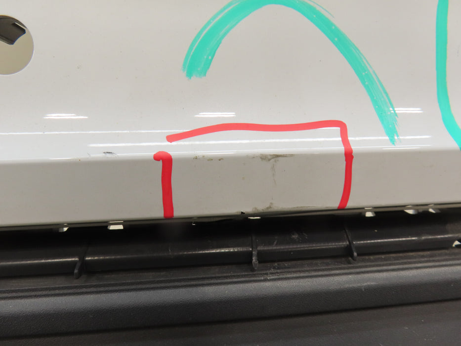2019-2020 AUDI Q8 REAR MIDDLE/LOWER BUMPER COVER 4M8807527B OEM