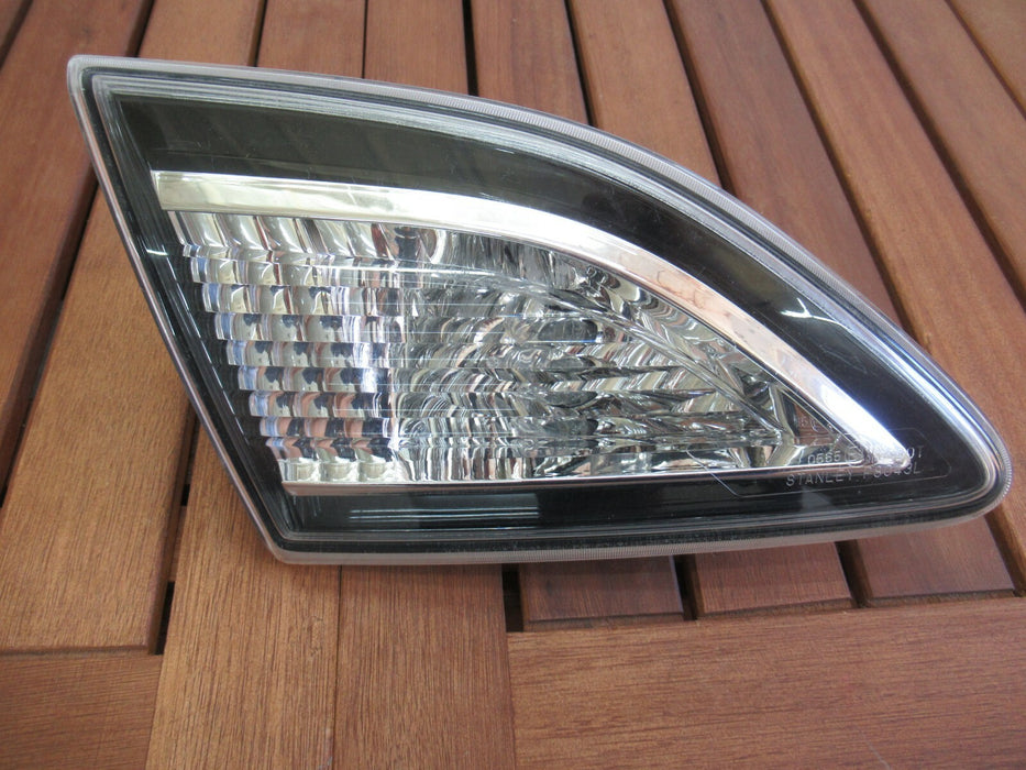 2010-2013 MAZDA 3 REAR LEFT DRIVER SIDE TAIL LIGHT STOP BRAKE HALOGEN LAMP OEM