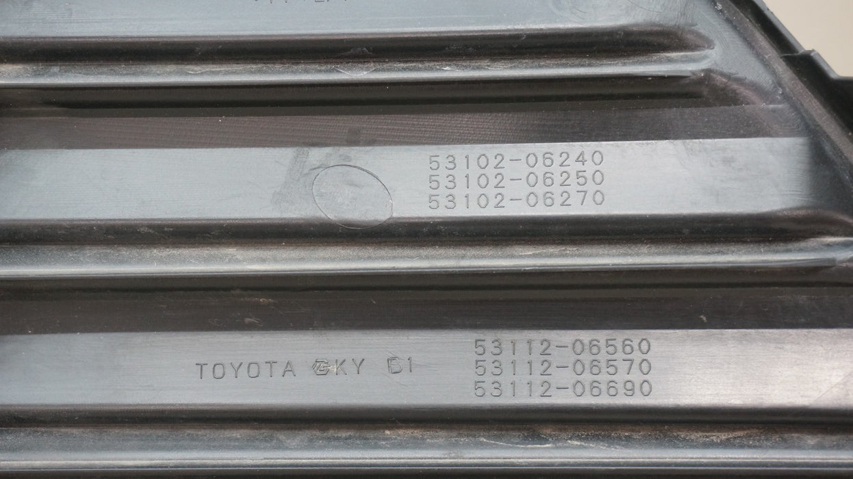 2018-2020 TOYOTA CAMRY FRONT BUMPER RADIATOR GRILLE OEM 53113-06010