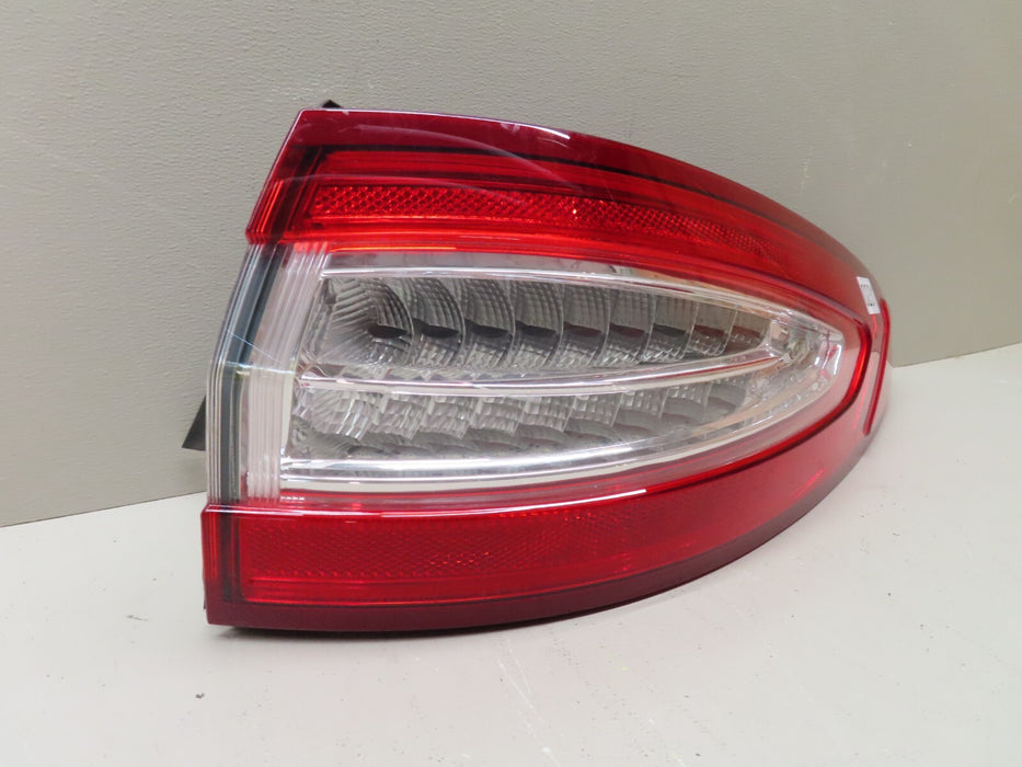 2013-2016 FORD FUSION REAR RIGHT PASSENGER SIDE LIGHT TAILLIGHT LAMP OEM