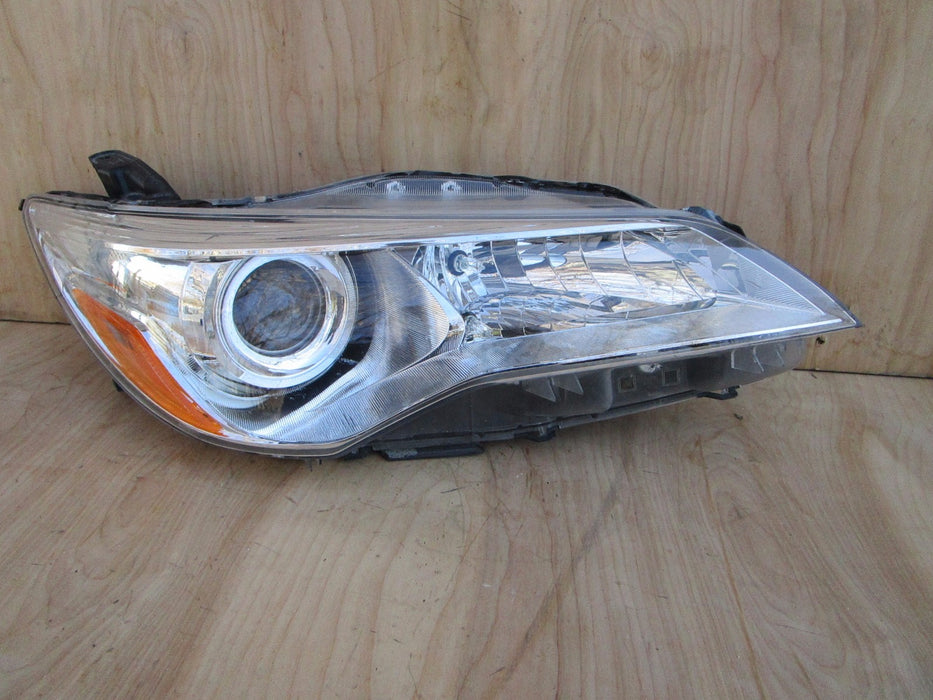 2015-2017 TOYOTA CAMRY FRONT RIGHT HEADLIGHT OEM C22