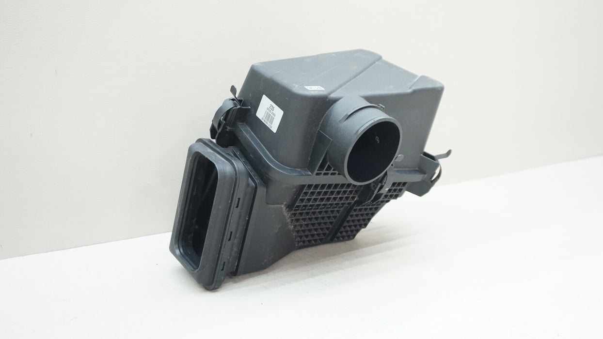 2018-2023 KIA STINGER 3.3 ENGINE RIGHT AIR CLEANER INTAKE FILTER BOX 28120-J5350