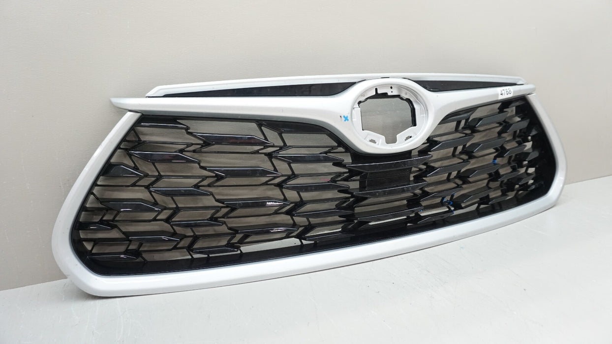 2020-2023 TOYOTA HIGHLANDER FRONT UPPER MAIN GRILLE 53101 0E330 OEM 20 21 22 23