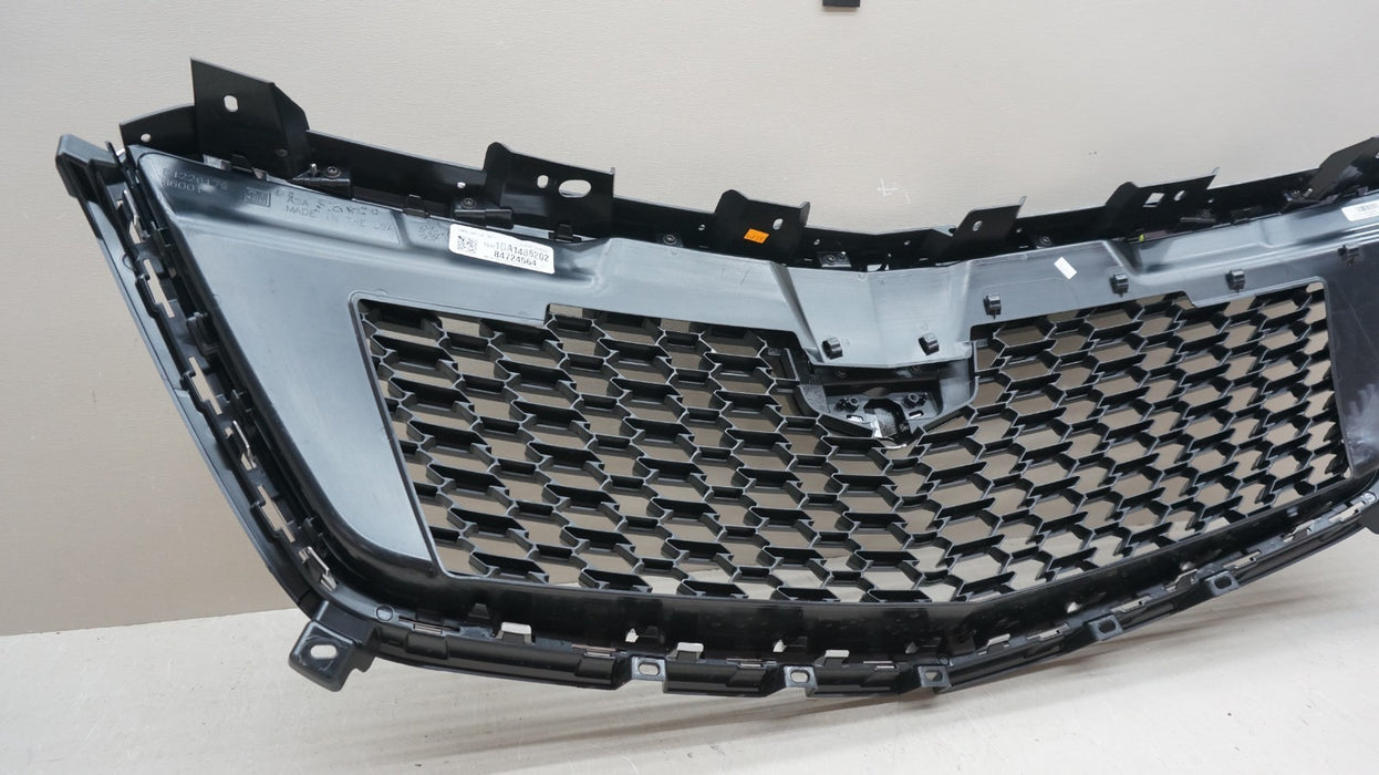 2020-2025 CADILLAC XT5 FRONT UPPER GRILLE W CAMERA HOLE OEM 84226179