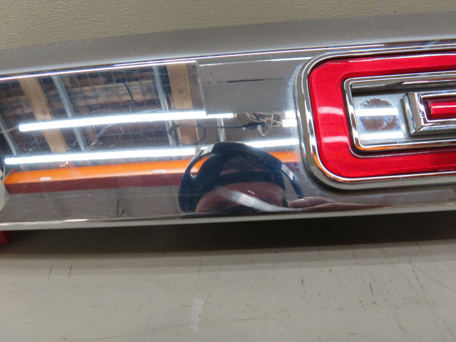2007-2012 GMC ACADIA REAR TRUNK LIFTGATE MOLDING OEM