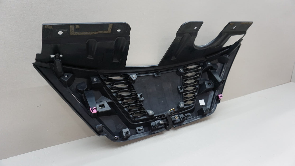 2016-2018 NISSAN ROGUE FRONT UPPER MAIN GRILLE W/ BADGE & CAMERA 623106FL0C OEM