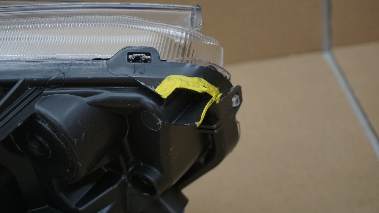 2017-2019 NISSAN KICKS FRONT LEFT DRIVERS SIDE HEADLIGHT HALOGEN OEM 17 18 19
