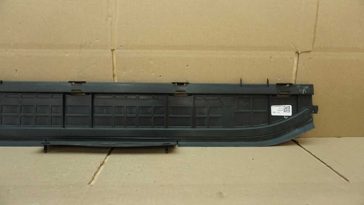 2019-2020 CHEVROLET SILVERADO GMC SIERRA RADIATOR AIR LOWER BAFFLE OEM 84981204