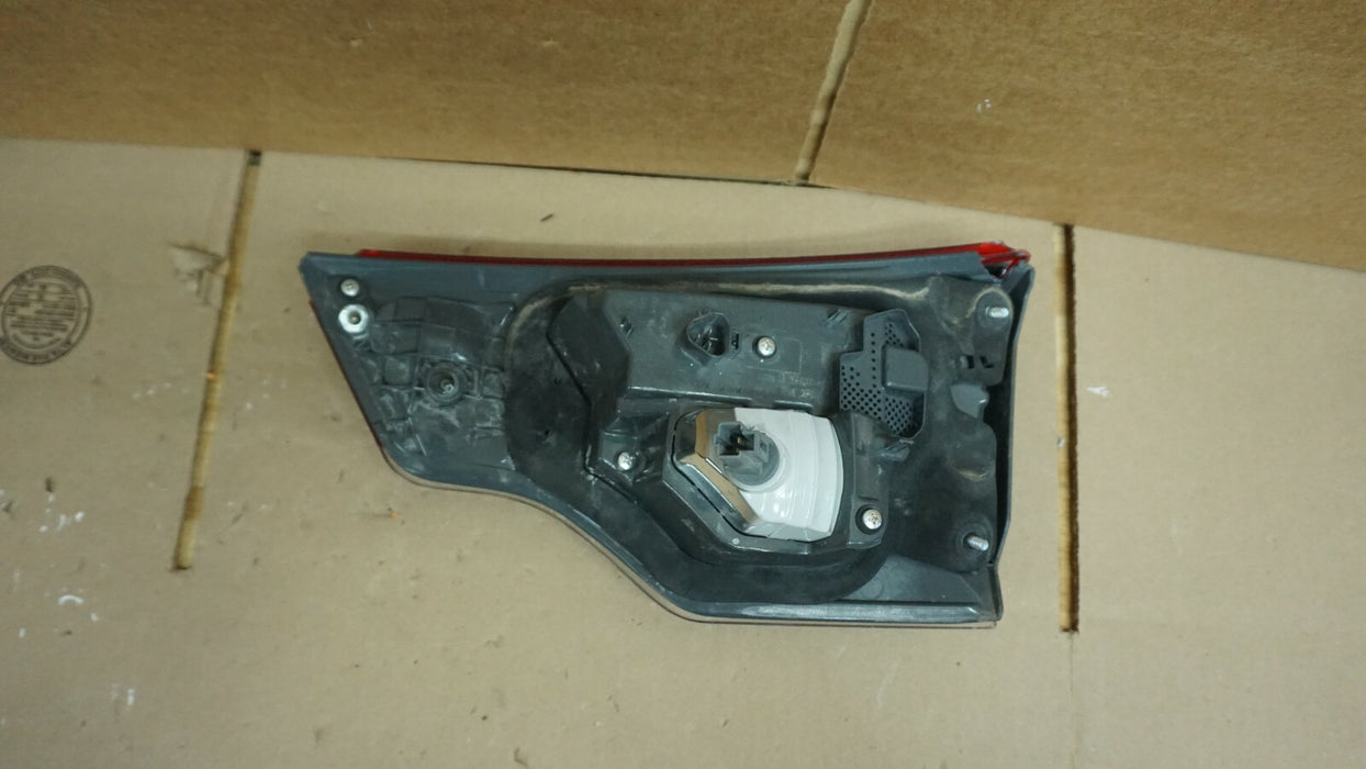 2017-2019 TOYOTA HIGHLANDER REAR LEFT DRIVER SIDE INNER TAIL LIGHT LED LAMP OEM