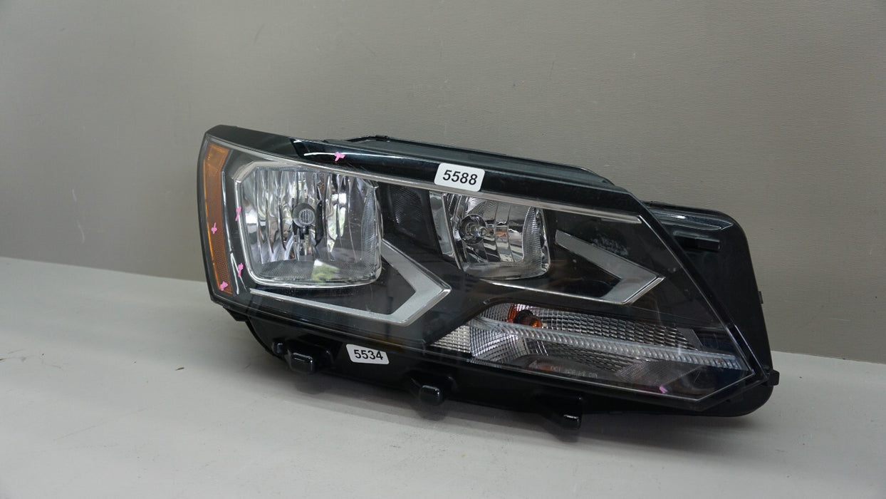 2016-2019 VOLKSWAGEN PASSAT FRONT RIGHT HEADLIGHT LAMP HALOGEN OEM 561941006E