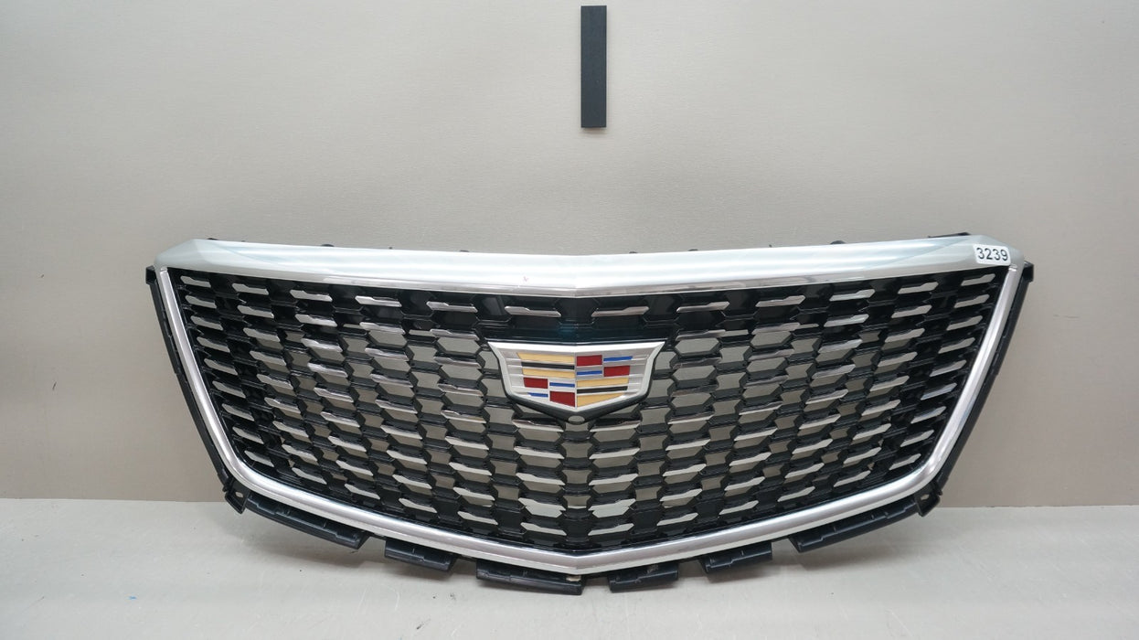 2020-2025 CADILLAC XT5 FRONT UPPER GRILLE W CAMERA HOLE OEM 84226179