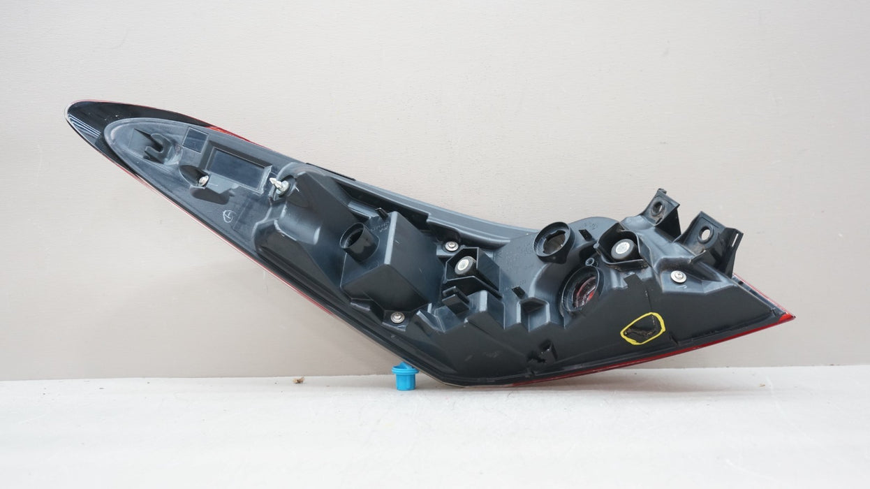 2018-2024 TOYOTA CAMRY REAR RIGHT PASSENGER SIDE TAIL LIGHT OEM