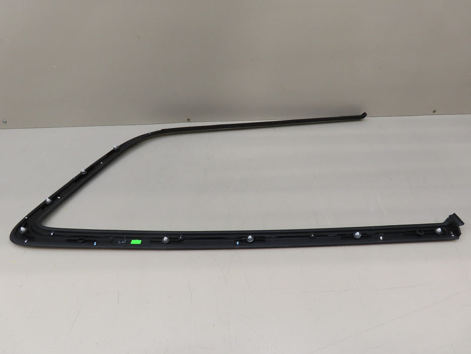 2020-2025 CHRYSLER PACIFICA, VOYAGER REAR RIGHT PASSENGER SIDE QUARTER TRIM OEM