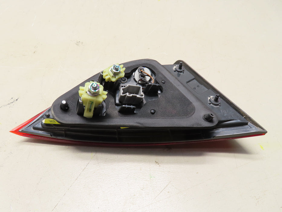 2015 2016 2017 CHRYSLER 200 REAR RIGHT PASSENGER INNER TAIL LIGHT OEM