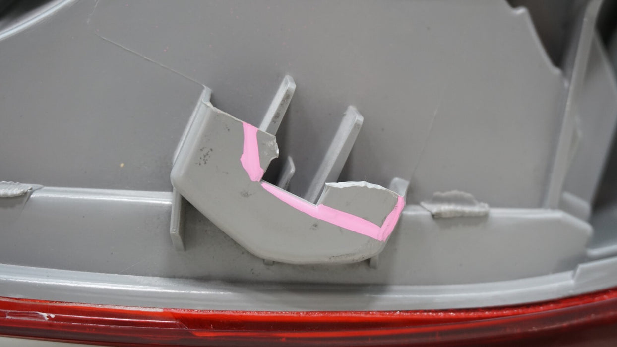 2012-2014 TOYOTA CAMRY REAR LEFT DRIVERS SIDE TAIL LIGHT OME 2013