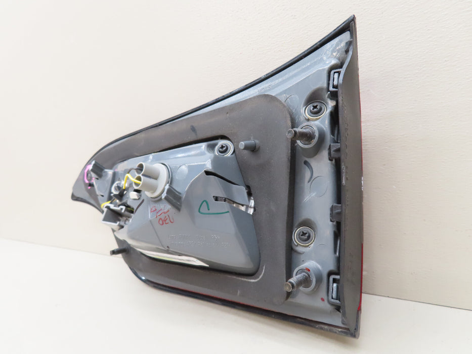 2014-2018 JEEP CHEROKEE REAR LEFT DRIVER SIDE TAIL LIGHT INNER OEM 68275964AG
