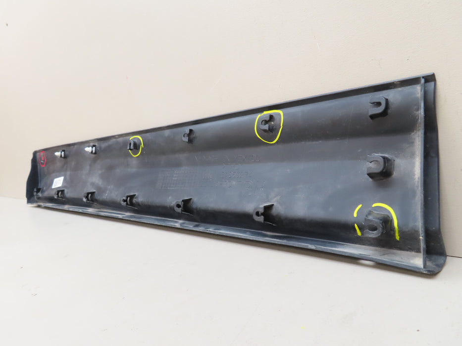 2019-2023 CHEVROLET EQUINOX FRONT RIGHT PASSENGER LOWER DOOR MOLDING OEM