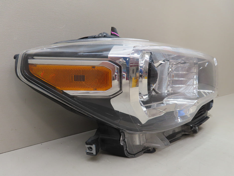 2019-2023 TOYOTA TACOMA FRONT RIGHT HEADLIGHT HALOGEN OEM