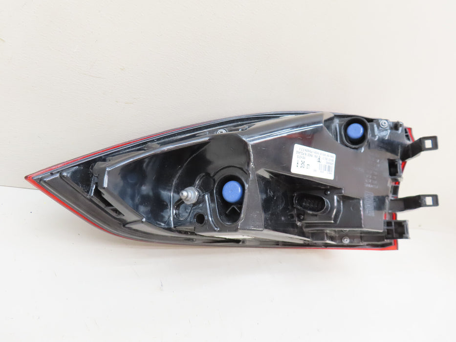 2015-2018 PORSCHE CAYENNE REAR RIGHT PASSENGER SIDE TAIL LIGHT LED OEM