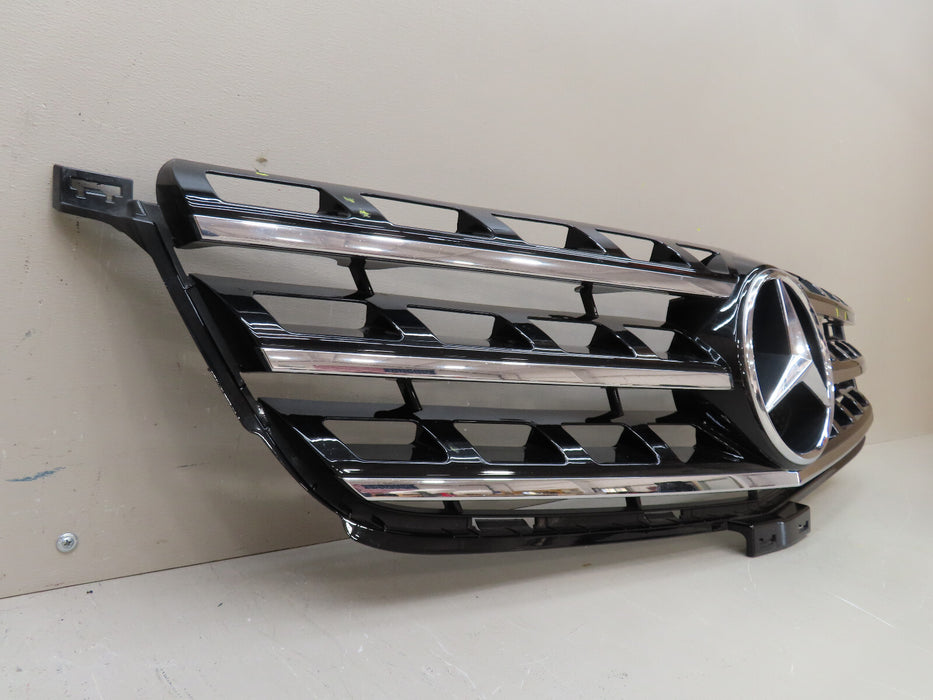 2012-2015 MERCEDES-BENZ ML CLASS W166 FRONT RADIATOR GRILLE OEM A0008880060
