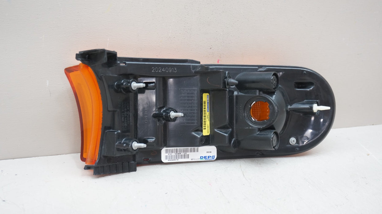2007-2011 TOYOTA FJ CRUISER FRONT RIGHT TURN SIGNAL PARK LAMP AFTERMARKET