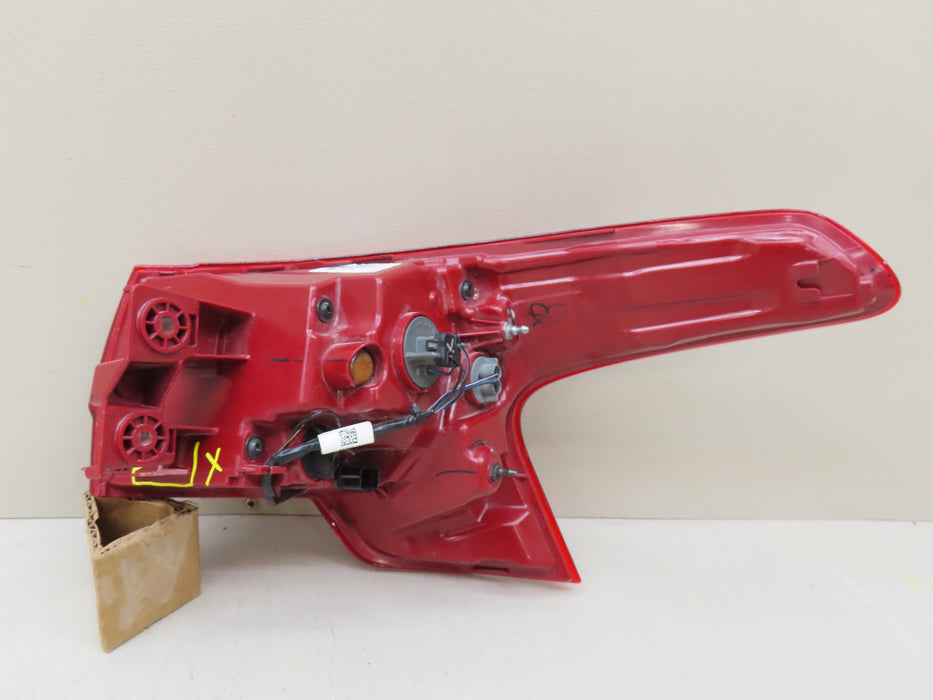 2021-2023 HYUNDAI SANTA FE REAR LEFT DRIVER SIDE TAIL LIGHT OUTER LED OEM