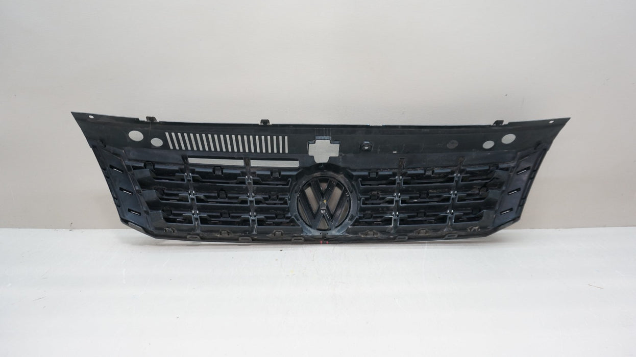 2016-2018 VOLKSWAGEN PASSAT FRONT UPPER BUMPER RADIATOR GRILLE OEM 561853653