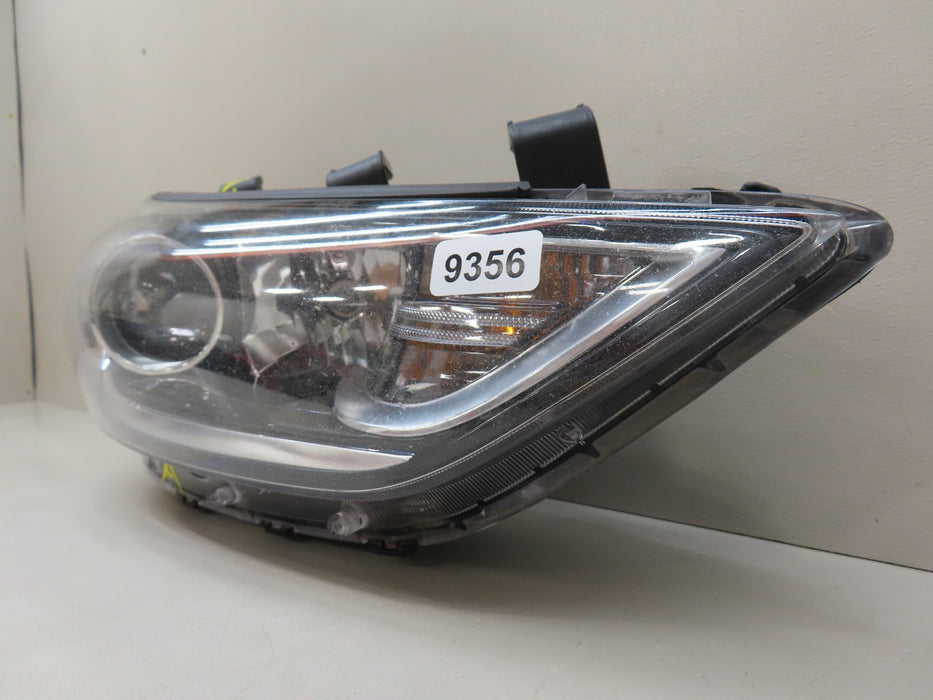 2017-2018 HYUNDAI ELANTRA RIGHT PASSENGER SIDE HEADLIGHT HALOGEN OEM 9356