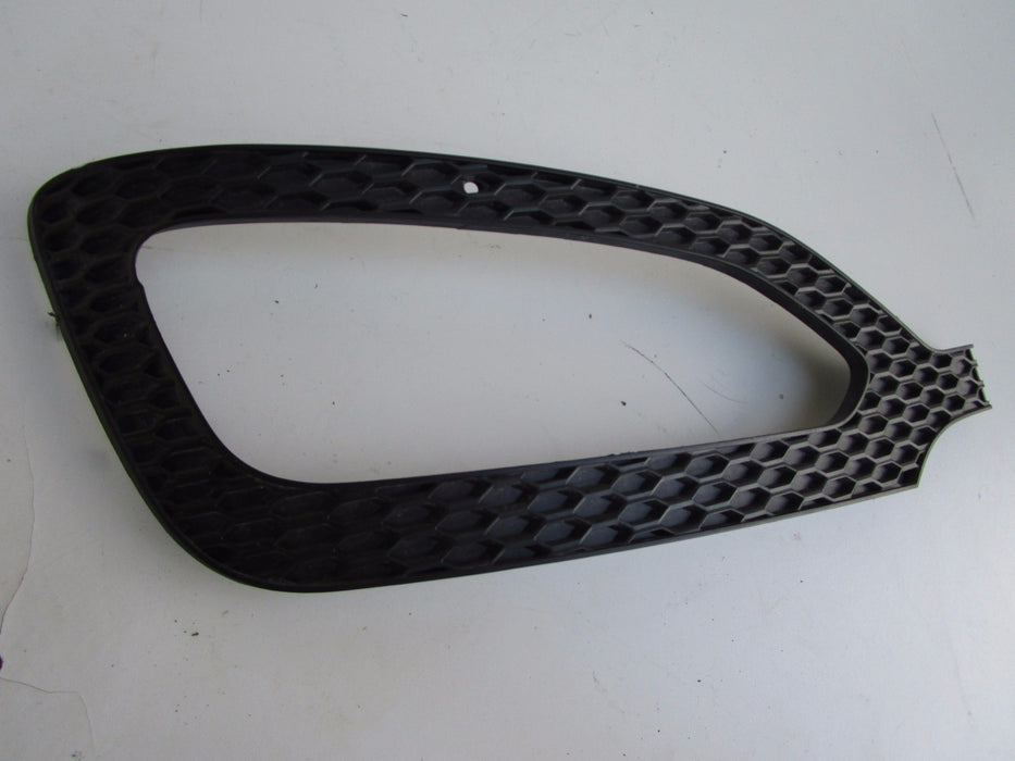 13 14 15 16 HYUNDAI SONTA FE SPORT FRONT RIGHT FOG LIGHT TRIM