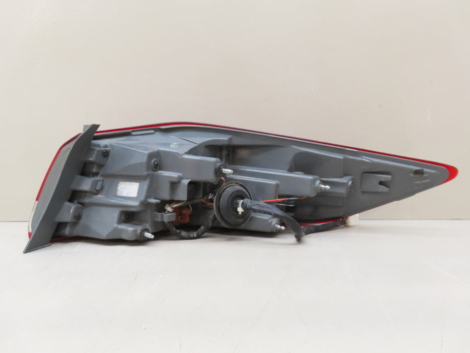 2017-2018 HYUNDAI ELANTRA REAR LEFT DRIVER SIDE OUTER TAIL LIGHT OEM 92401-F20