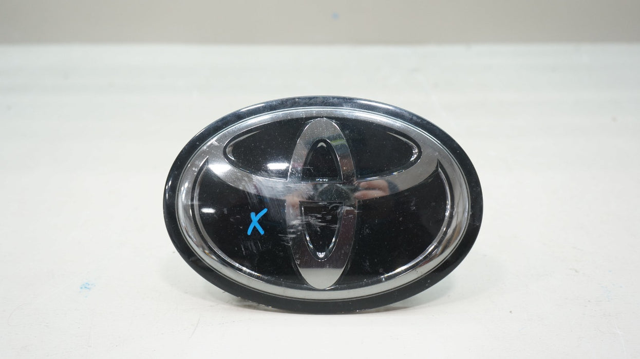 2019-2022 TOYOTA AVALON GRILLE RADAR SENSOR EMBLEM OEM 53141-33130