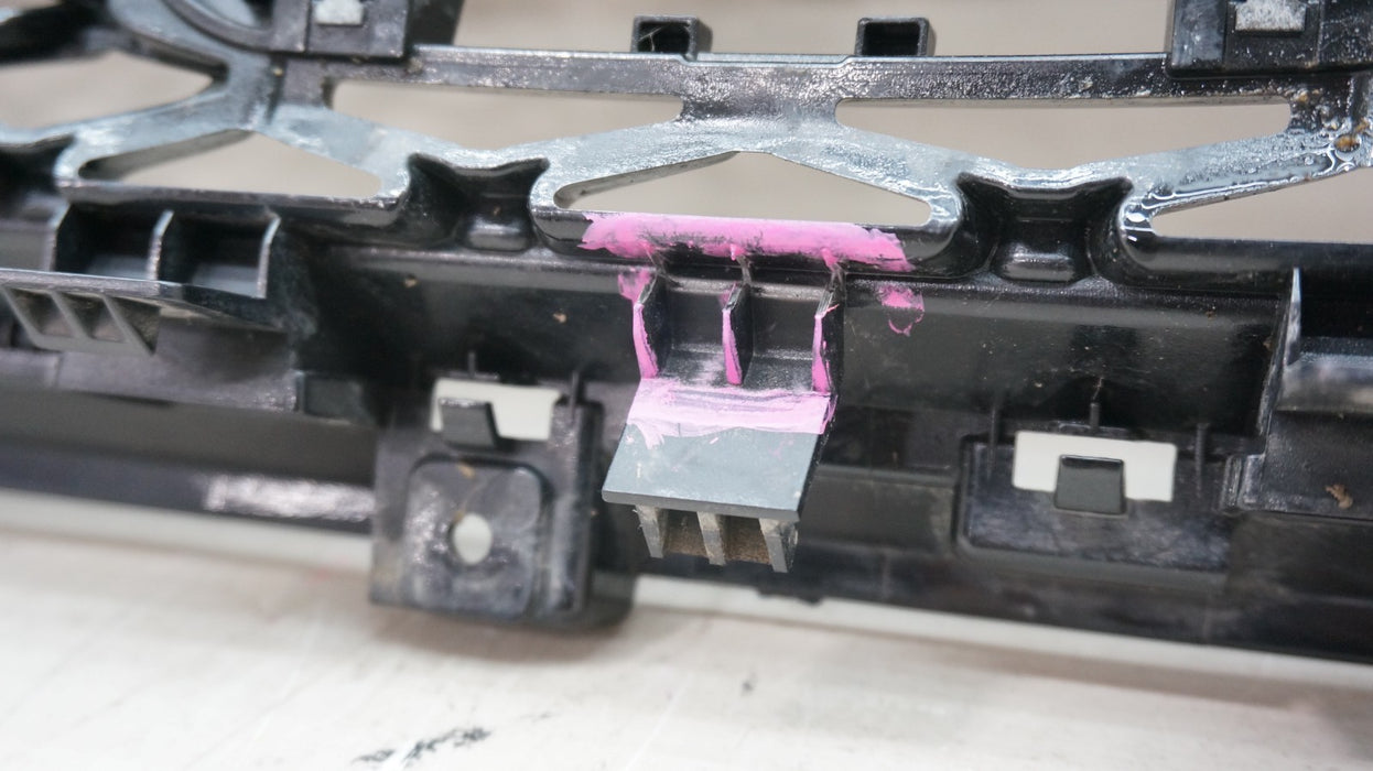 2021-2024 CHRYSLER PACIFICA FRONT LOWER BUMPER GRILLE OEM