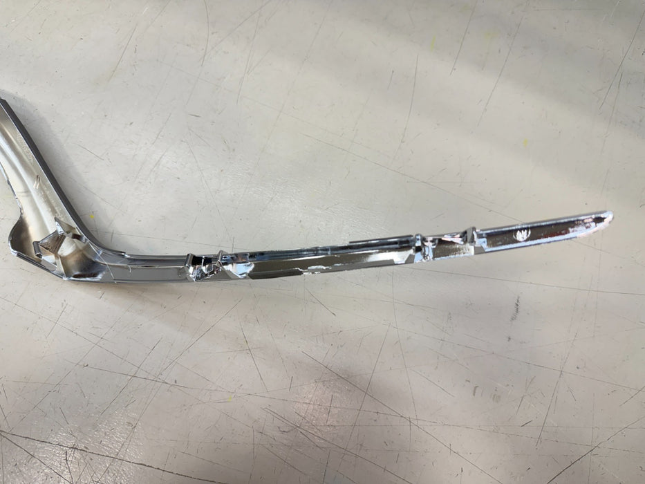 2017-2019 HONDA CR-V RH FRONT GRILLE MOLDING OEM 71123-TLA-A000