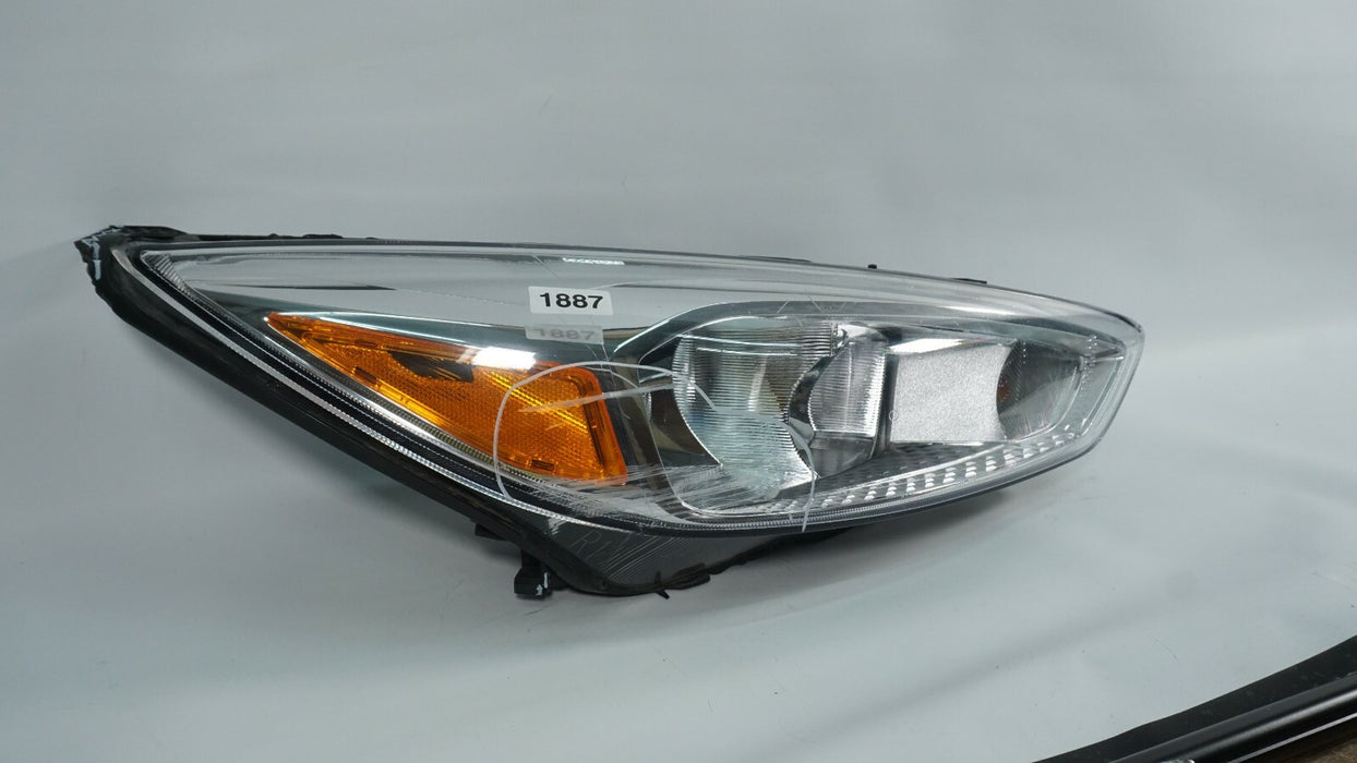 2015-2018 FORD FOCUS FRONT RIGHT PASSENGER SIDE HEADLIGHT HALOGEN LAMP OEM