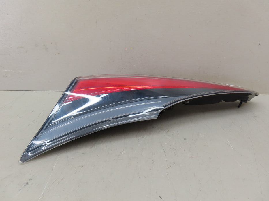 2016 2017 2018 TOYOTA RAV4 REAR RIGHT PASENGER INNER TAIL LIGHT OEM