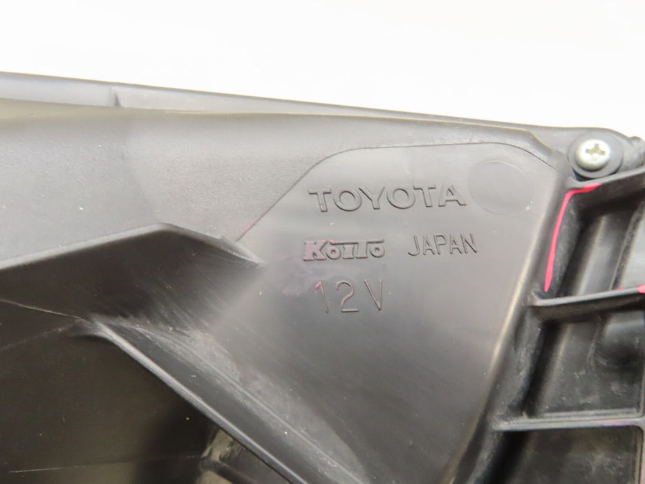 2014-2020 TOYOTA 4RUNNER FRONT LEFT DRIVER SIDE HEADLIGHT HALOGEN OEM