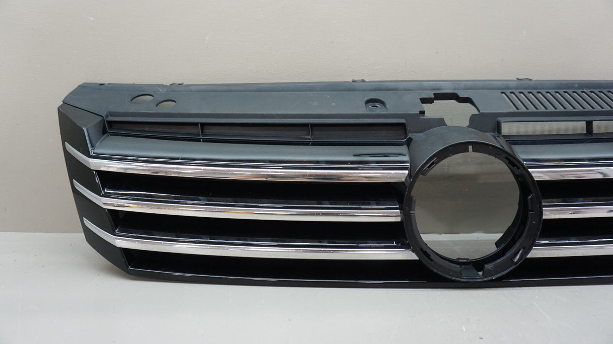2016-2018 VOLKSWAGEN PASSAT FRONT UPPER GRILLE 561.853.653.A OEM 16 17 18