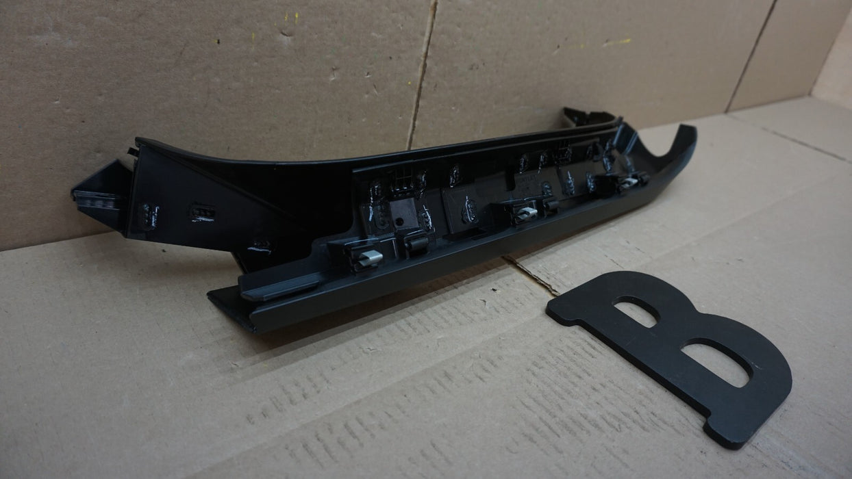 2015+ BENTLEY BENTAYGA REAR HATCH HANDLE MOLDING TRIM 36A.867.608D OEM
