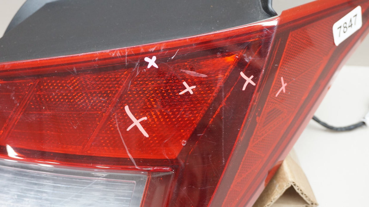 2021-2023 HYUNDAI ELANTRA REAR RH RIGHT PASSENGER SIDE OUTER TAIL LIGHT OEM