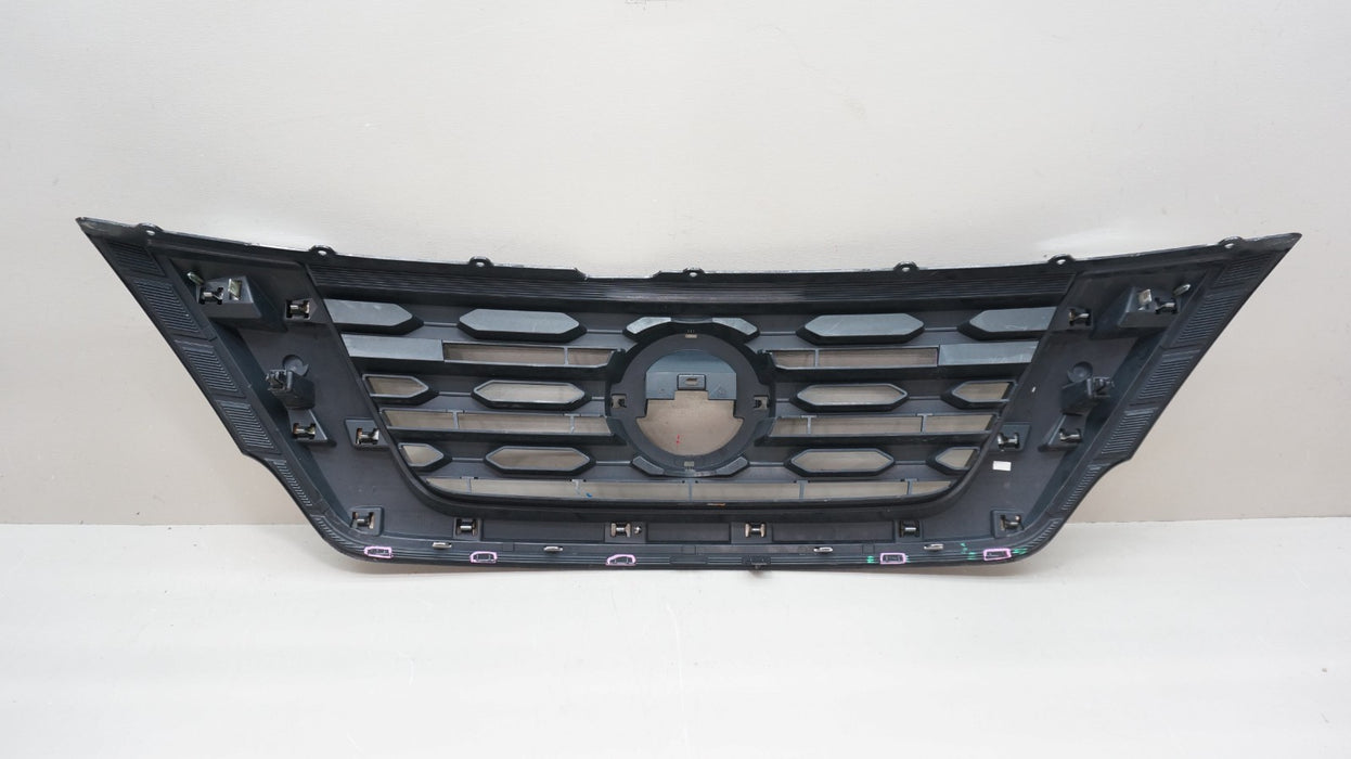 2017-2020 NISSAN PATHFINDER FRONT RADIATOR GRILLE GRILL 62310 9PFIA OEM