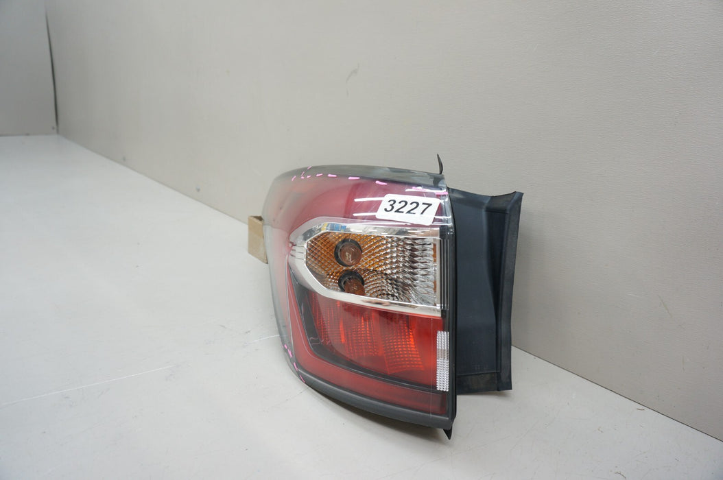 2017-2019 FORD ESCAPE REAR LEFT DRIVERS SIDE TAIL LIGHT OEM 17 18 19