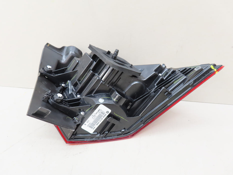 2018-2022 VOLKSWAGEN TIGUAN REAR LEFT DRIVER SIDE TAILLIGHT OEM 5NN-945-095-A