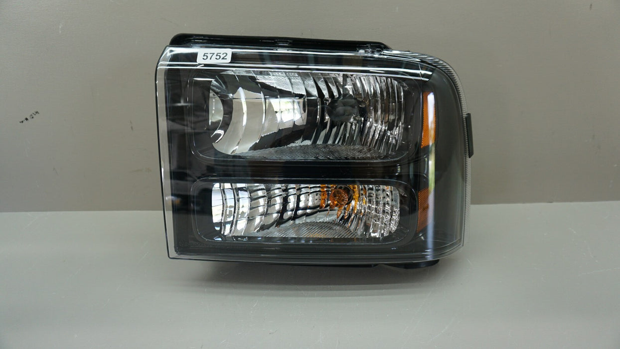 2005-2007 FORD F-250 HARLEY DAVIDSON FRONT LEFT DRIVER SIDE HEADLIGHT 206700B01A
