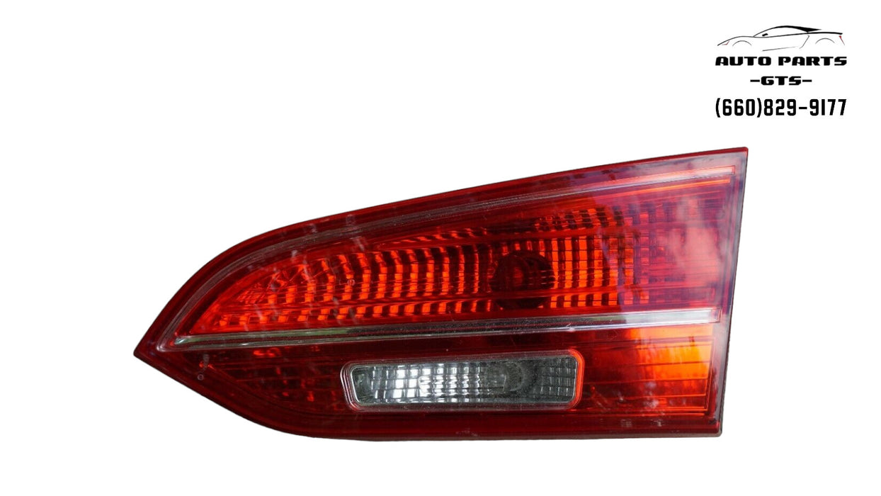 2013-2016 HYUNDAI SANTA FE RIGHT PASSENGER SIDE INNER TAIL LIGHT LAMP OEM