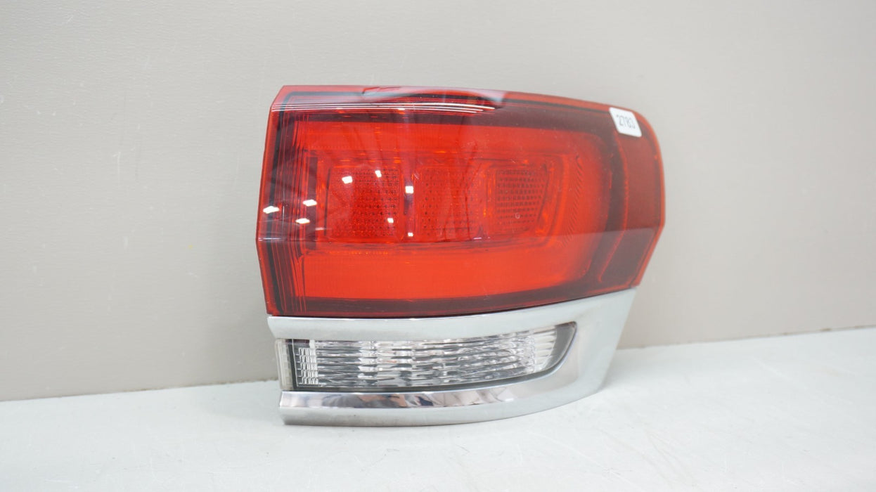 2014-2021 JEEP GRAND CHEROKEE REAR RIGHT PASSENGER SIDE OUTER TAIL LIGHT OEM