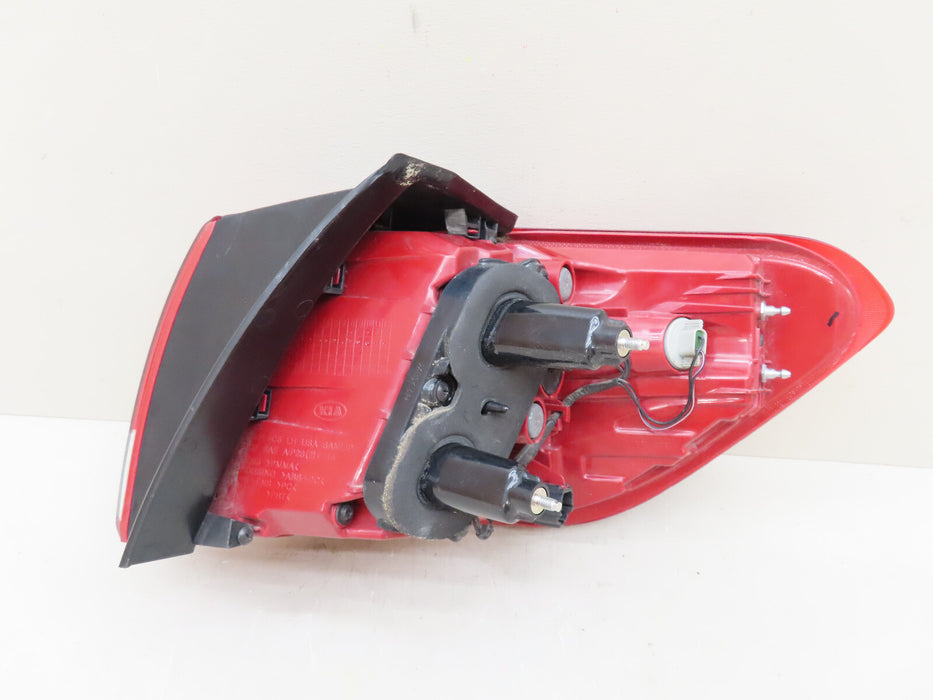 2019-2020 KIA SORENTO LEFT DRIVER SIDE OUTER TAIL LIGHT HALOGEN OEM 92401-C650