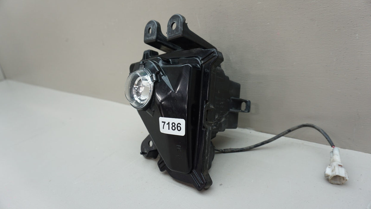 2014-2019 LEXUS GX460 FRONT RIGHT PASSENGER SIDE FOG LIGHT OEM 15 16 17 18