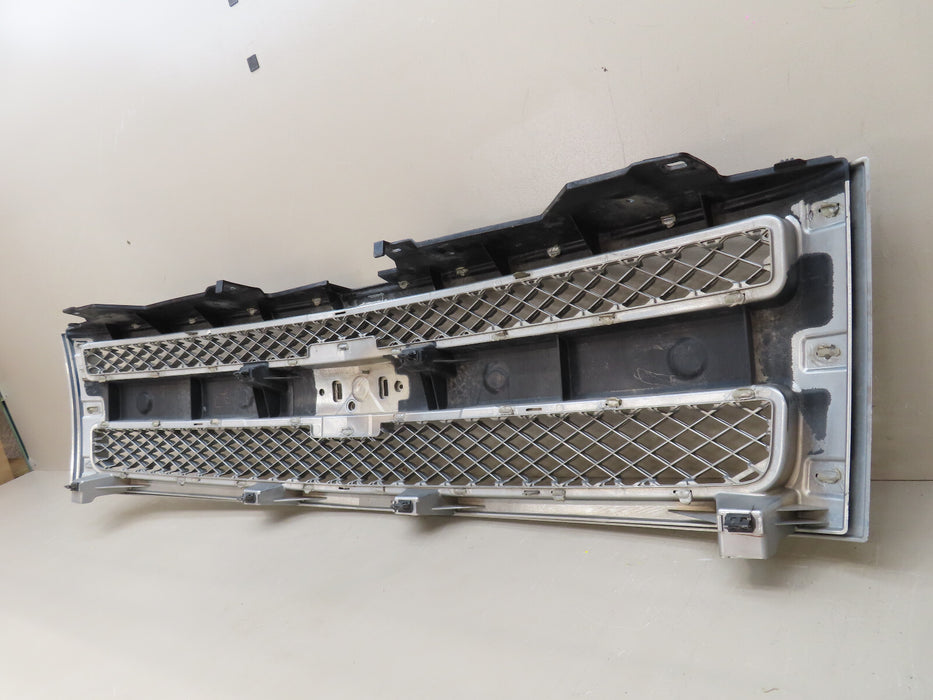 2007-2013 CHEVROLET SILVERADO 1500 FRONT RADIATOR GRILLE GRILL OEM