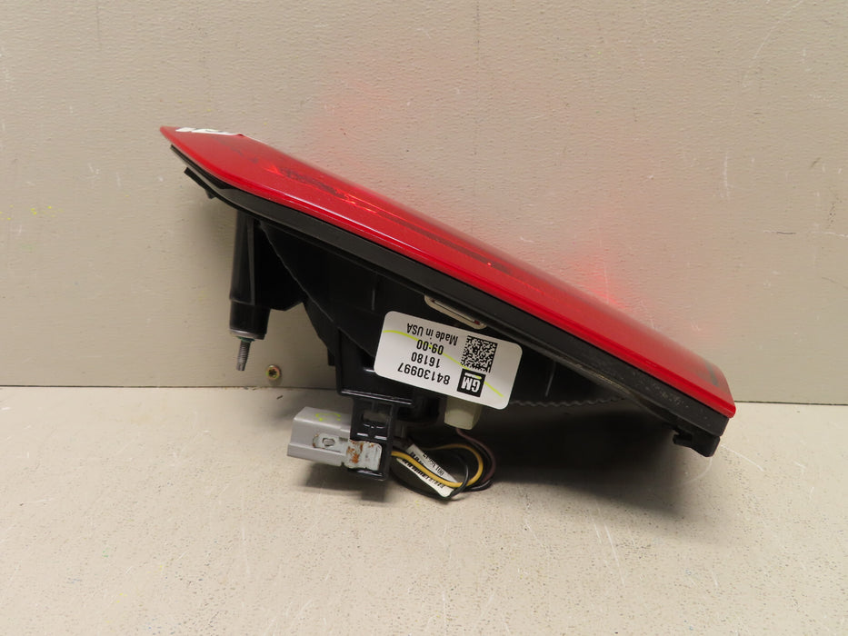 2016-2019 CHEVROLET MALIBU RIGHT PASSENGER TAIL LIGHT INNER HALOGEN LAMP OEM